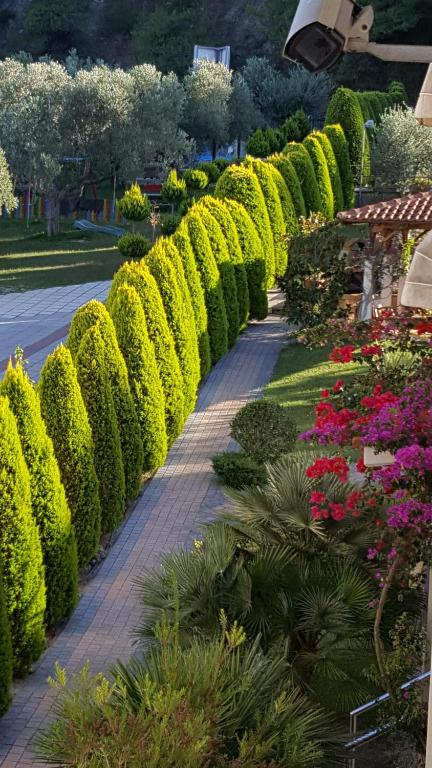 Vonkajšia záhrada v ubytovaní SUN RESIDENCE Exclusive Seaside Suites
