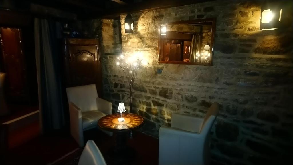 Fotografie z fotogalerie ubytování Hôtel de La Croix d'Or v destinaci Avranches