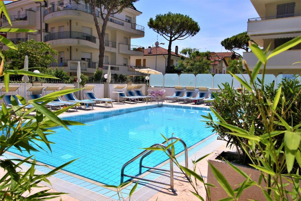 Bazén v ubytování Hotel De Amicis nebo v jeho okolí