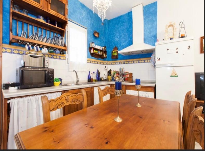 A kitchen or kitchenette at Apartamento Santa Cruz