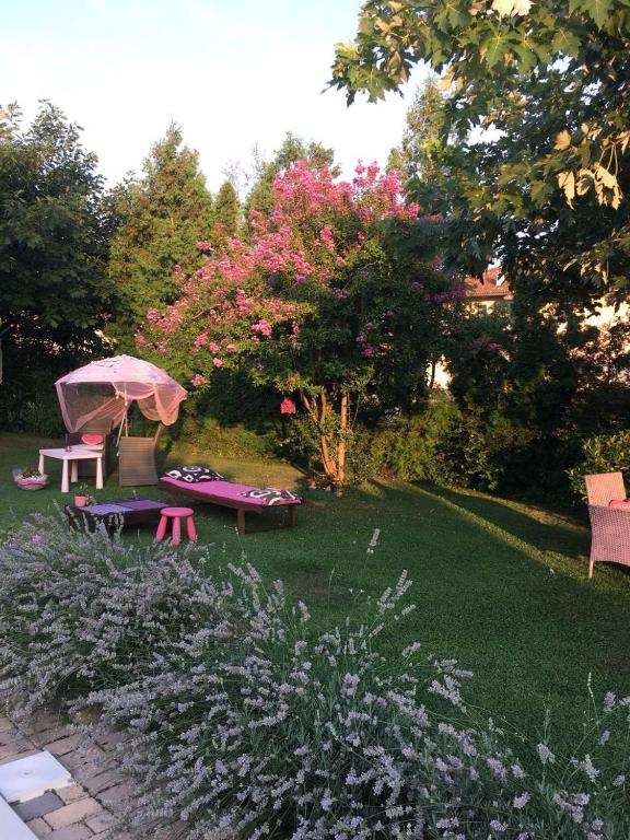 Vonkajšia záhrada v ubytovaní B&B La Colombera