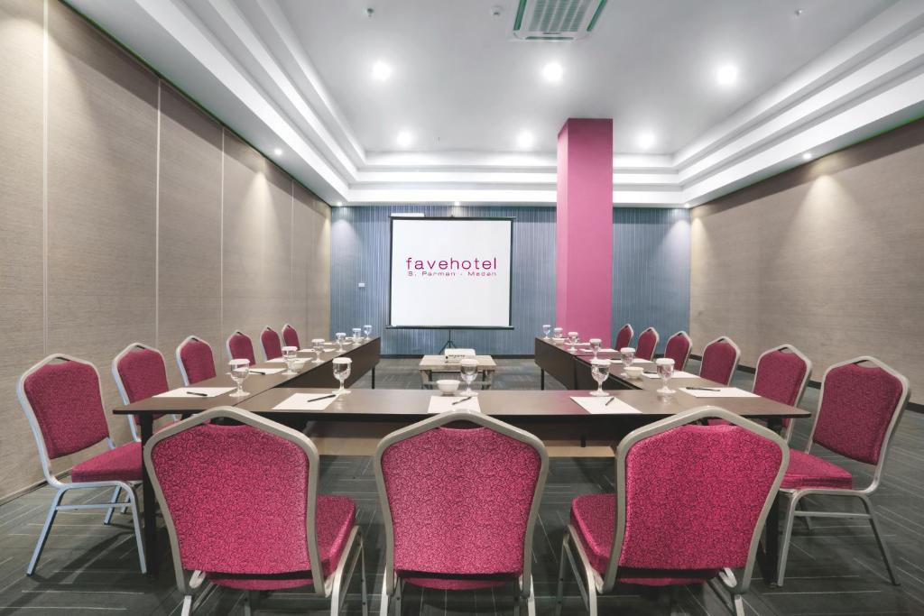 Konferenční prostory v ubytování favehotel S. Parman Medan
