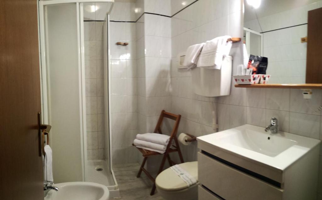 A bathroom at Hotel Milano San Giovanni Lupatoto