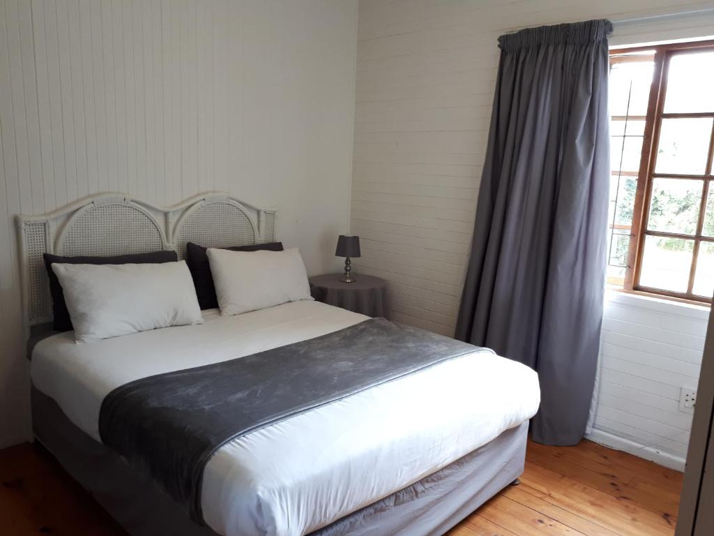 Knysna N2 Lodge - Image 40