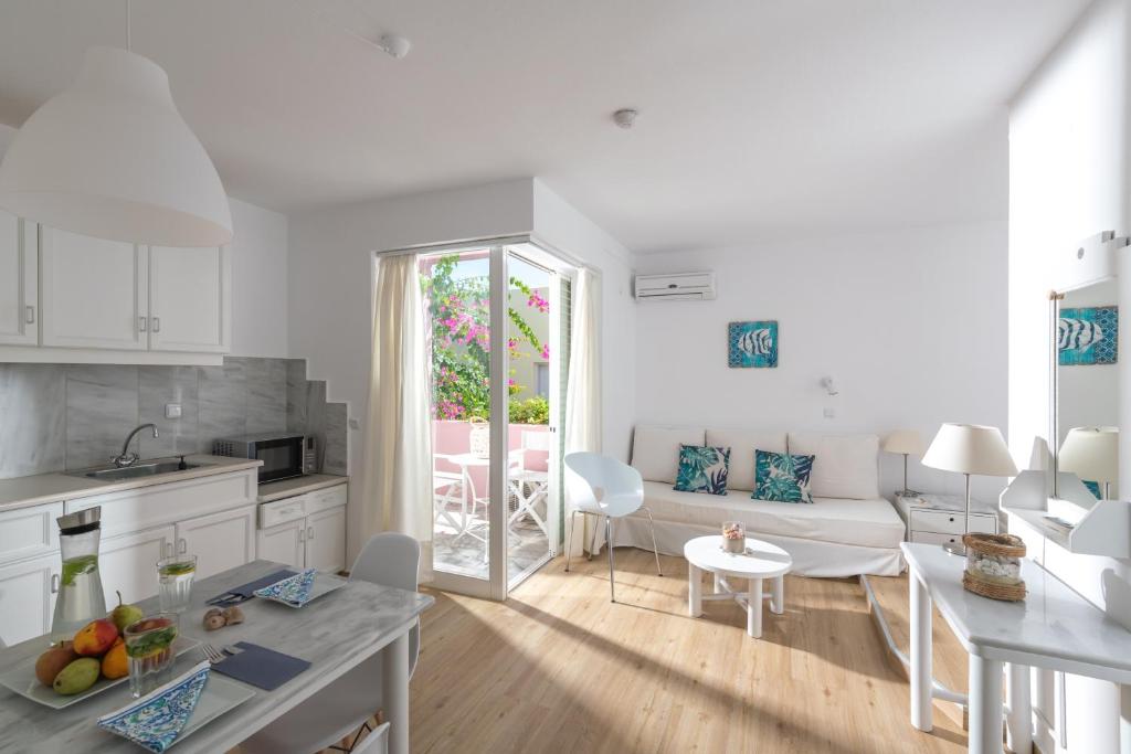 Kuchyň nebo kuchyňský kout v ubytování Talgo Suites