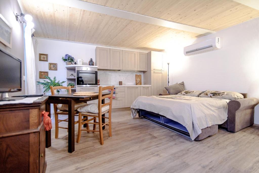 Kuchyň nebo kuchyňský kout v ubytování Il borghetto di Torno