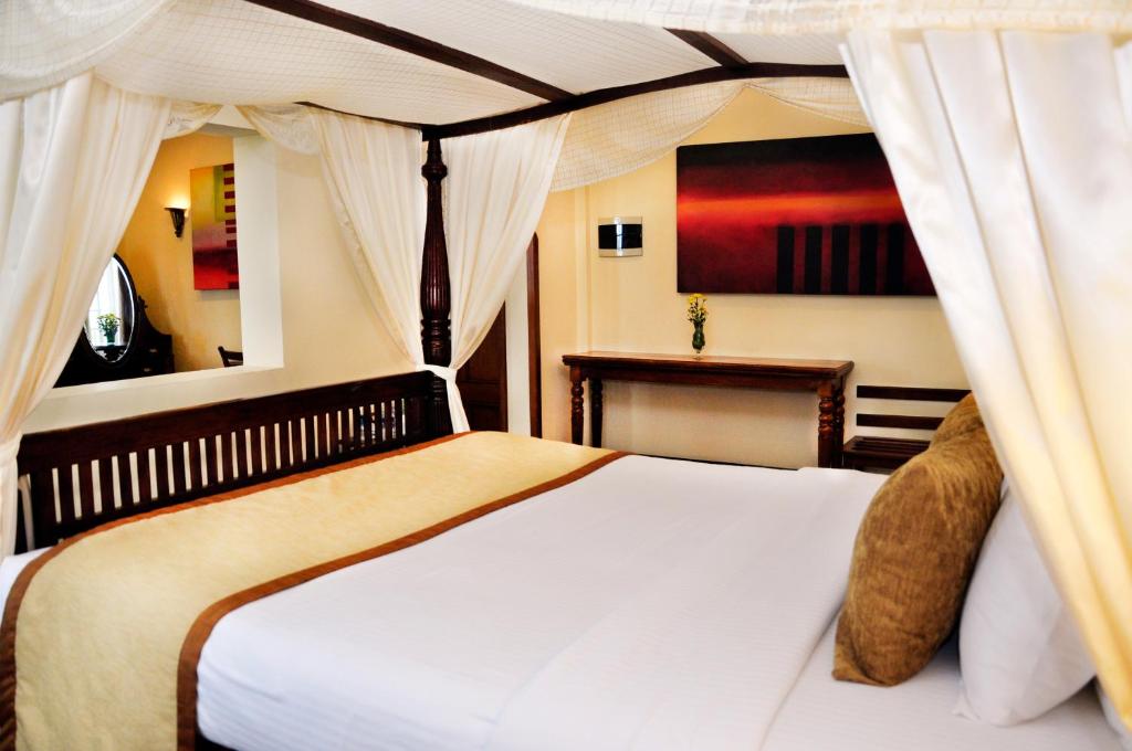 Mount Lavinia Hotel - Colonial Governors Suite