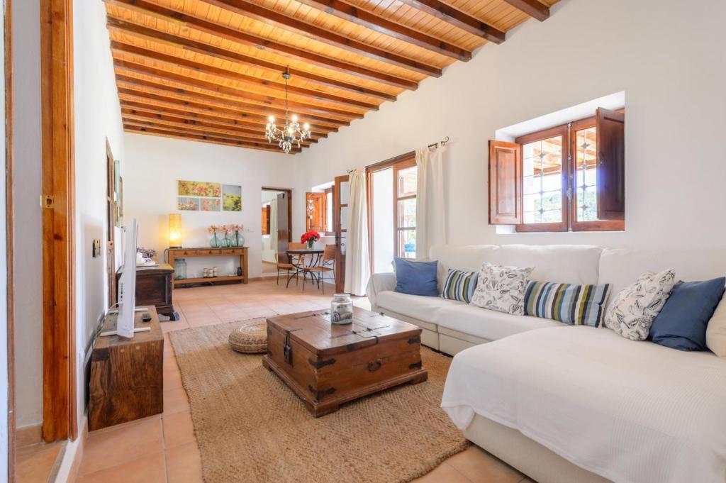Villa Can Torres, Santa Eularia des Riu – Updated 2023 Prices
