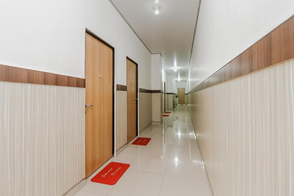 Fotografie z fotogalerie ubytování RedDoorz Syariah near RSU Suaka Insan Banjarmasin v destinaci Banjarmasin