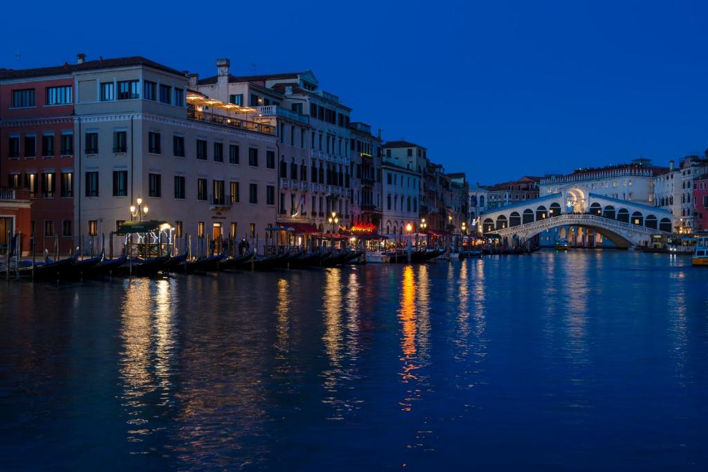 H10 Palazzo Canova - Resim 32