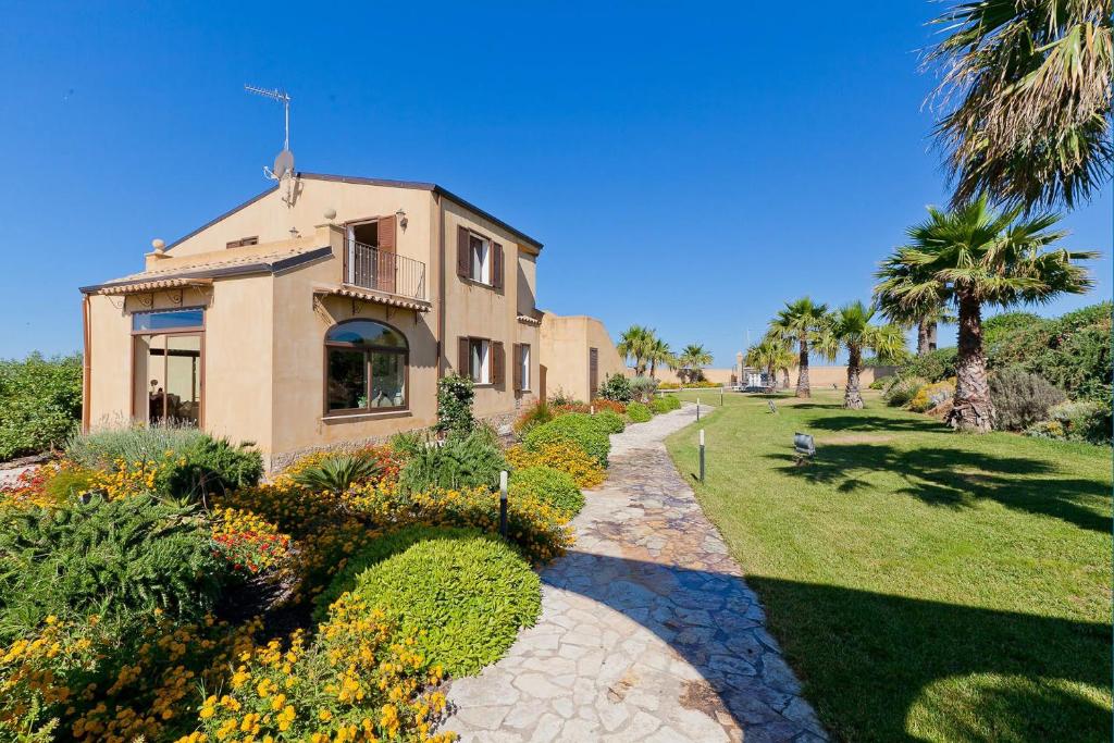 Vonkajšia záhrada v ubytovaní Villa Athena