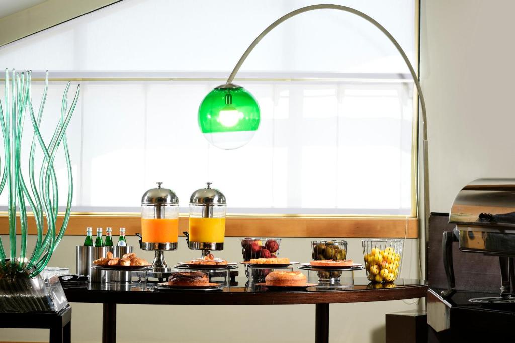 UNA Hotels Napoli - Resim 31