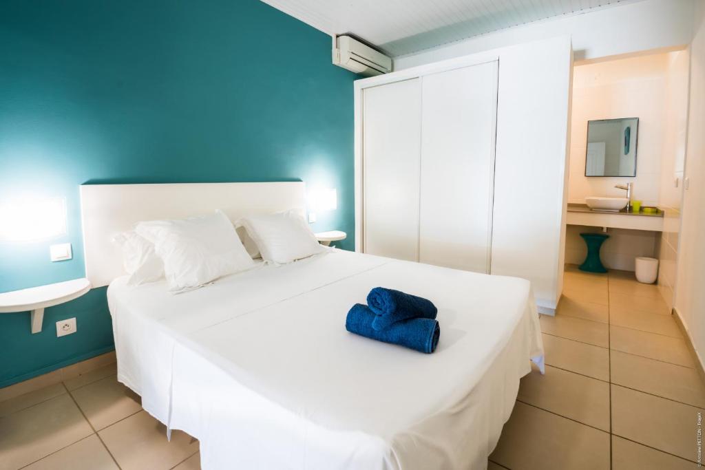 Postel nebo postele na pokoji v ubytování Villa les Amandiers 8 chambres face à la mer!