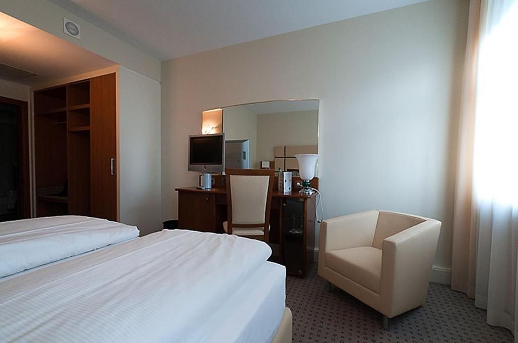 Hotel Am Blauen Wunder - Resim 11