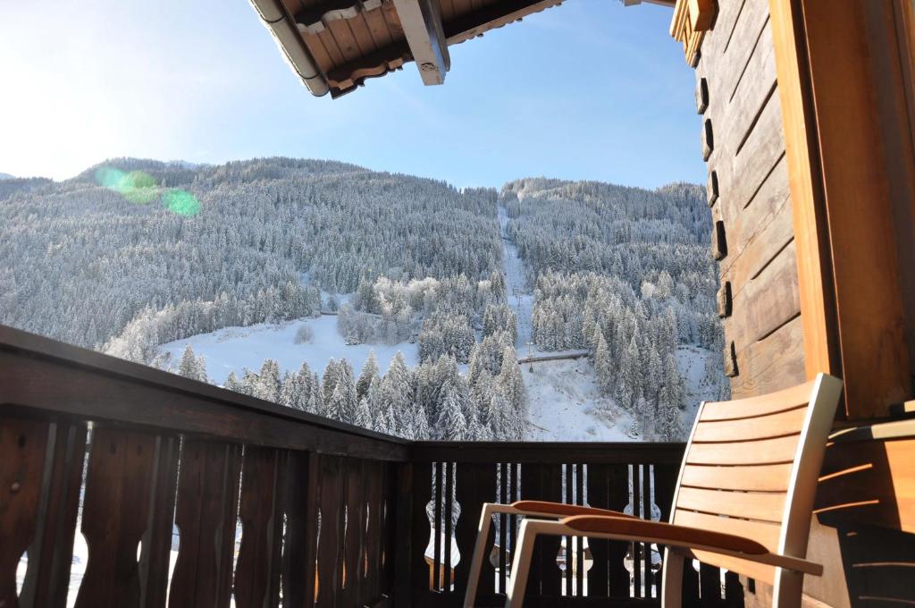 Nespecifikovaný výhled na hory nebo výhled na hory při pohledu z hotelu