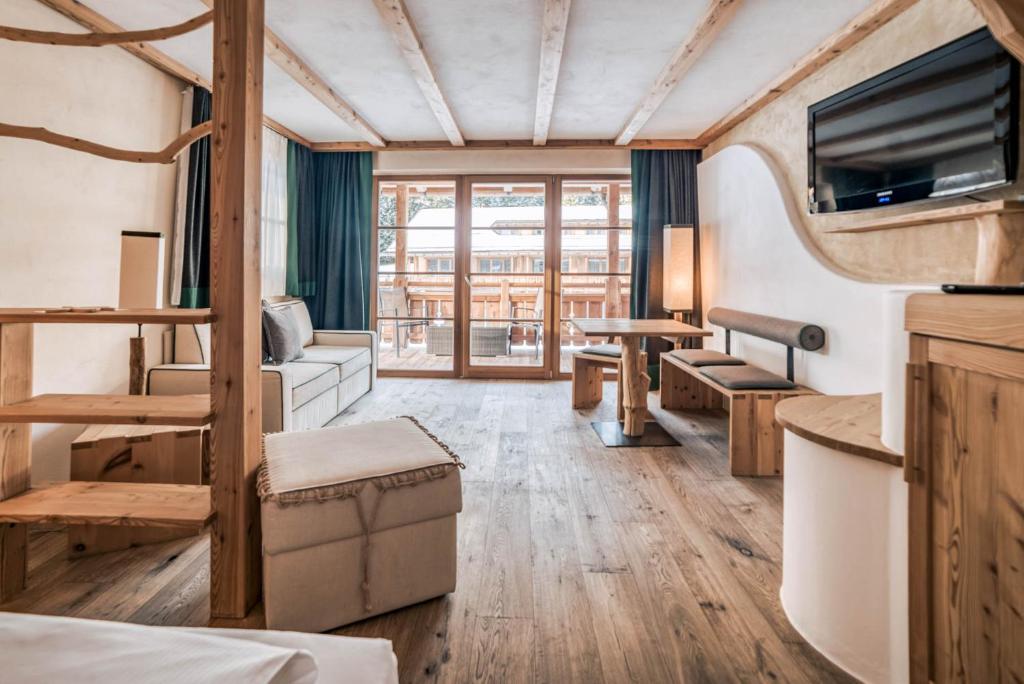 Posedenie v ubytovaní Dolomites Living Hotel Tirler