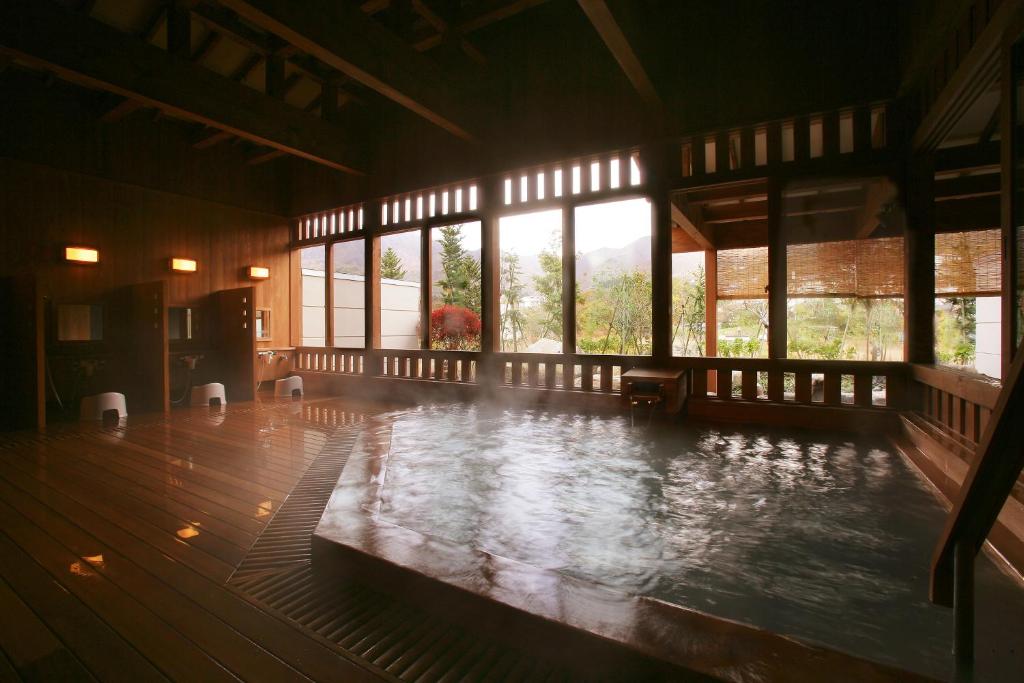 Bazén v ubytování Zao Shiki no Hotel nebo v jeho okolí