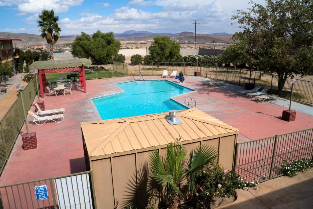 Bazén v ubytování California Inn Barstow nebo v jeho okolí