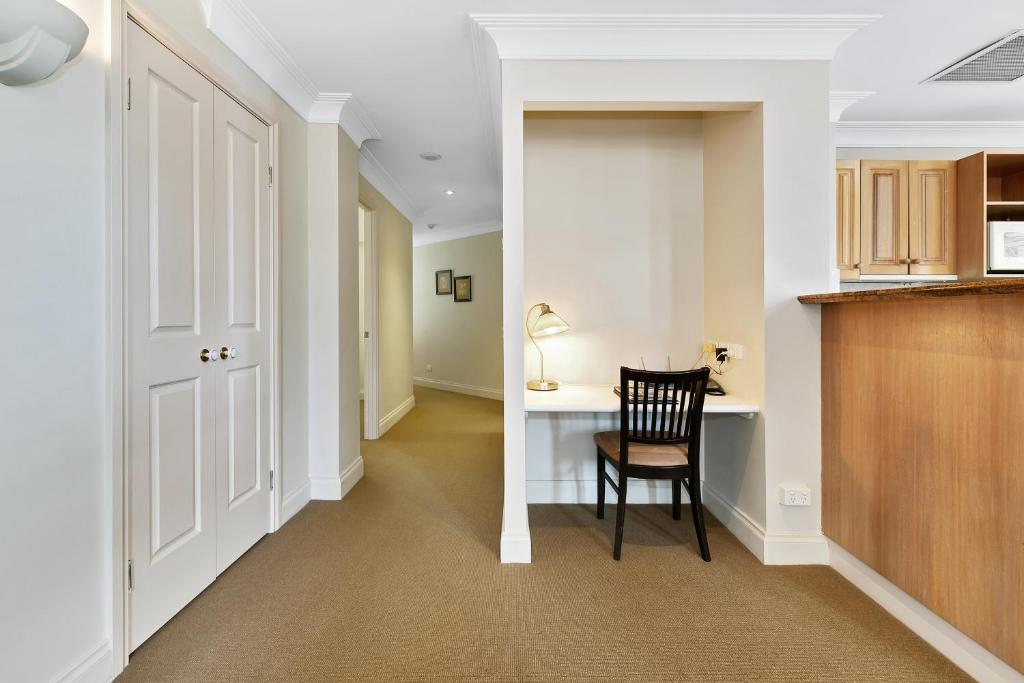 Manor Apartment Hotel - Resim 36