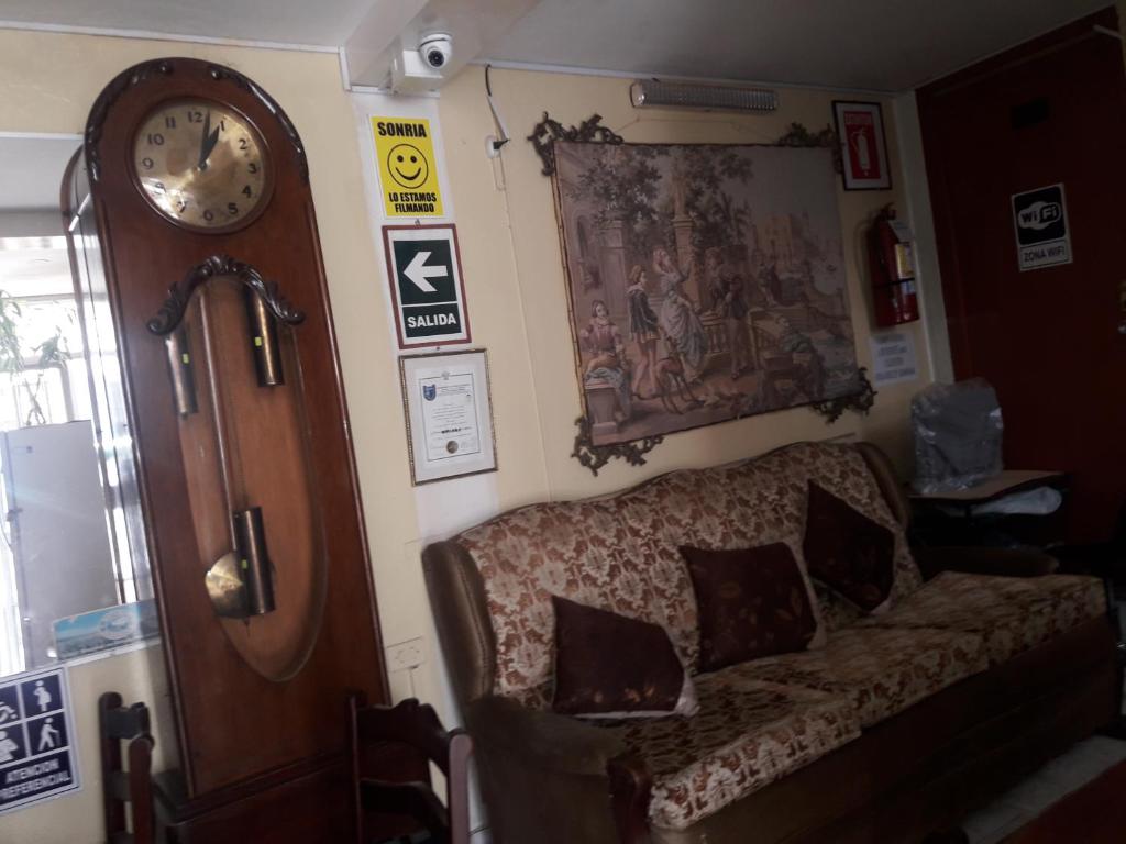 Posezení v ubytování HOSTAL HOGAR 3 Estrellas - CHEPÉN