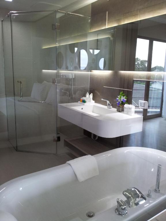 Pattaya Discovery Beach Hotel - SHA Extra Plus - Resim 45