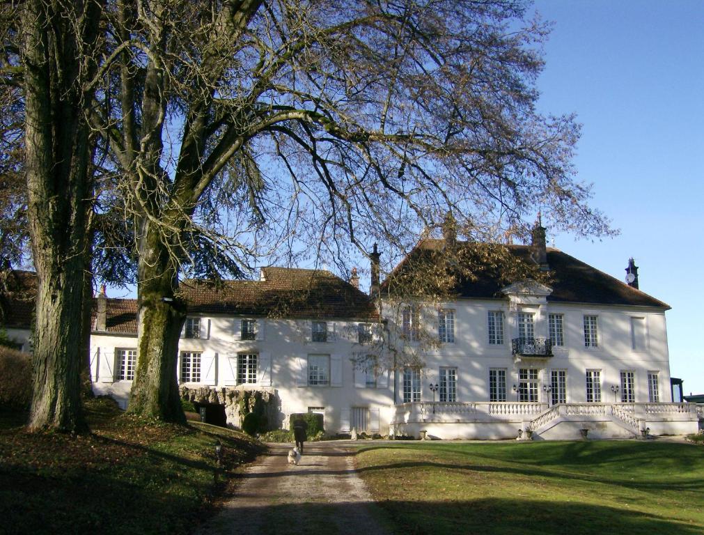 PrauthoyにあるLe Chateau de Prauthoyの大白家