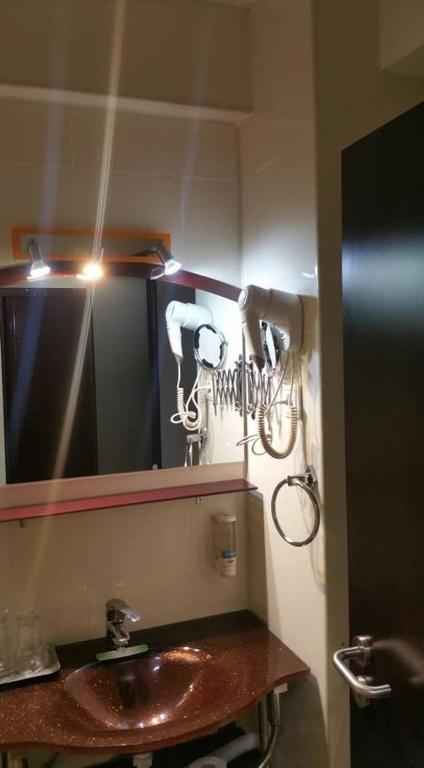 Hotel ZEN-Aeroport - Resim 37