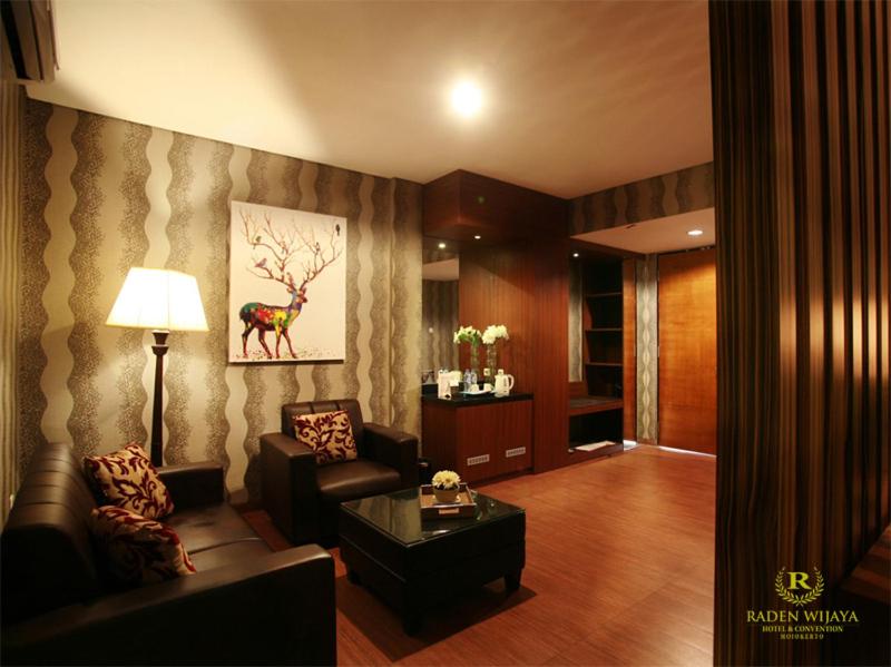 Posezení v ubytování Raden Wijaya Hotel & Convention