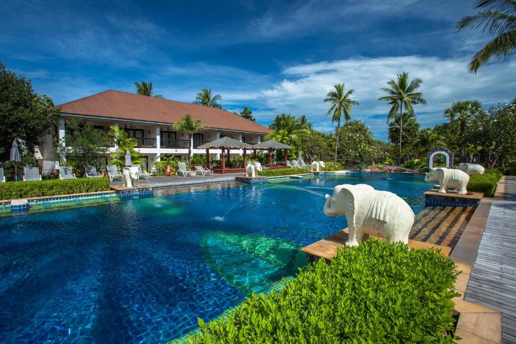 Bazén v ubytování Bandara Spa Resort & Pool Villas, Samui nebo v jeho okolí