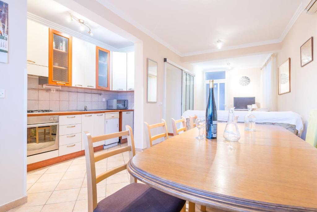 Kuchyňa alebo kuchynka v ubytovaní Apartment Miha Marusic