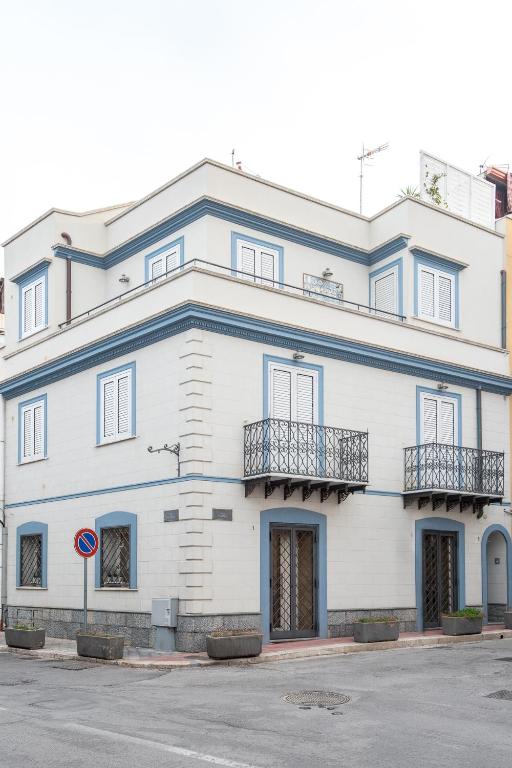 The building in which the holiday home is located
