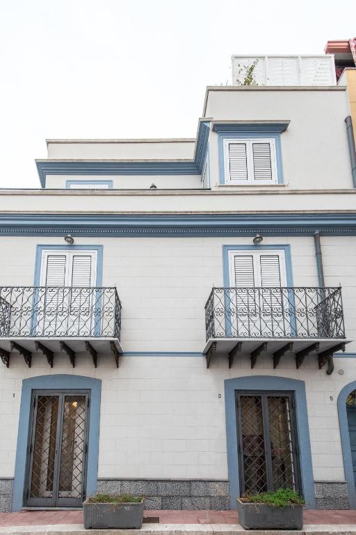 The building in which the holiday home is located