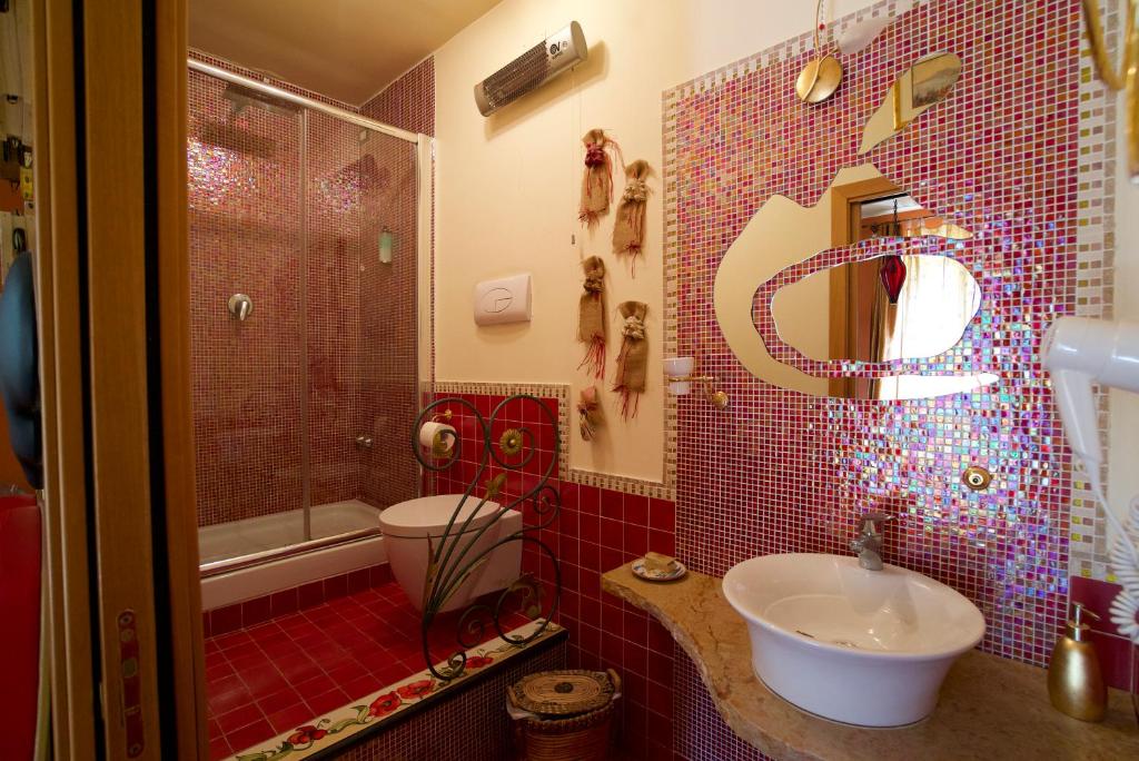 Koupelna v ubytování La Dimora le Fumarole Rooms