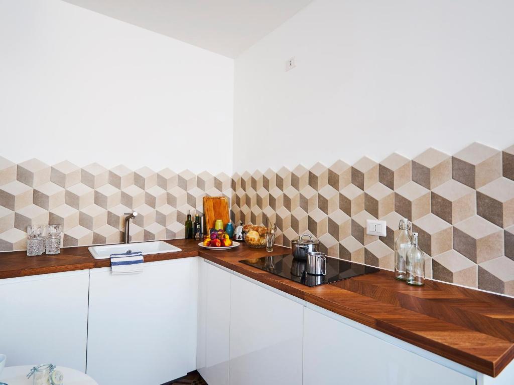A kitchen or kitchenette at 23 Lake Sweet Home