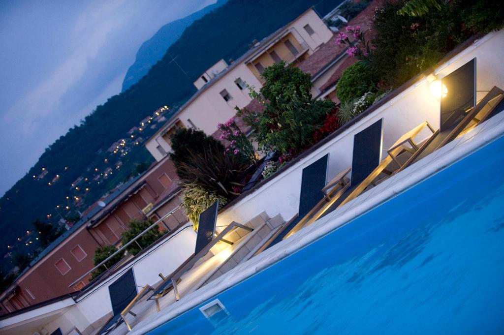 Bazén v ubytování Regal Hotel nebo v jeho okolí