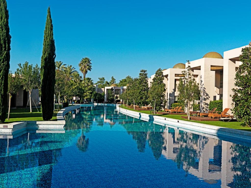 Bazén v ubytování Gloria Serenity Resort nebo v jeho okolí