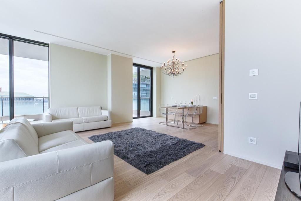 Stylish elegant Apartment in Torre Solaria with exclusive Milan's view - One-Bedroom Apartment With Balcony