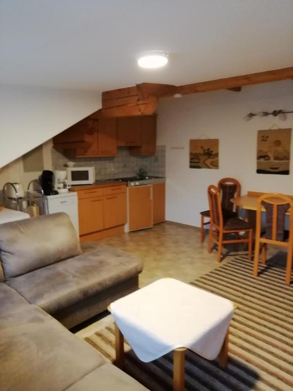 Kuchyň nebo kuchyňský kout v ubytování Pension Strauss