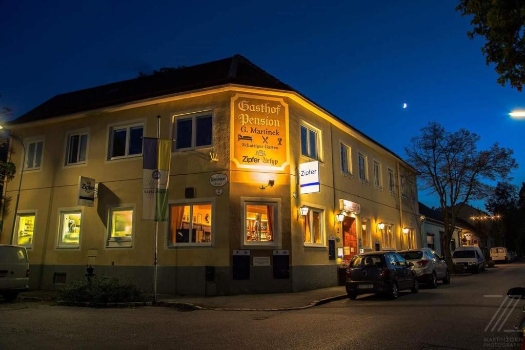 The building in which a vendégházakat is located