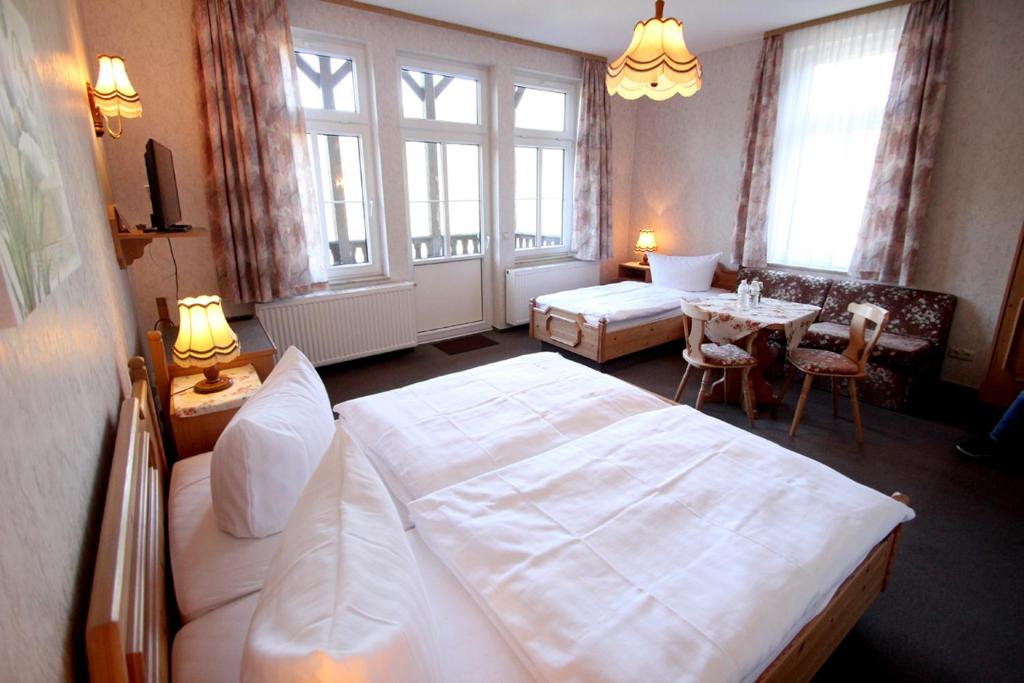 Hotel SchwarzaBurg - Семейный номер с балконом