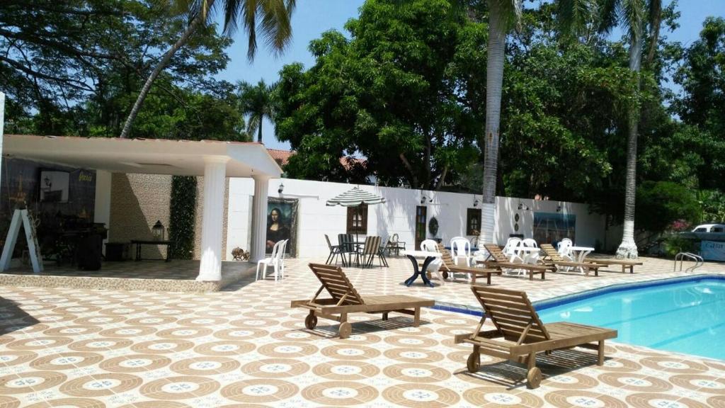 Bazén v ubytování Hotel Mar y Luna nebo v jeho okolí