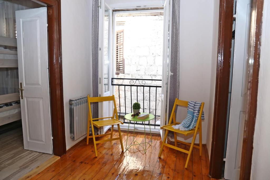 Balkón nebo terasa v ubytování Hostel Korcula