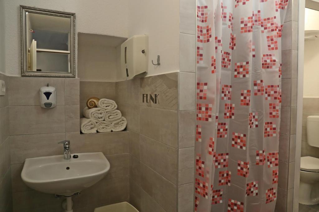 Koupelna v ubytování Hostel Korcula