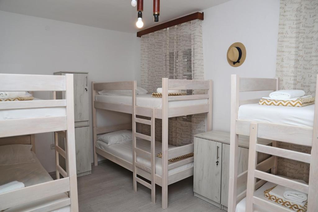 Postel nebo postele na pokoji v ubytování Hostel Korcula
