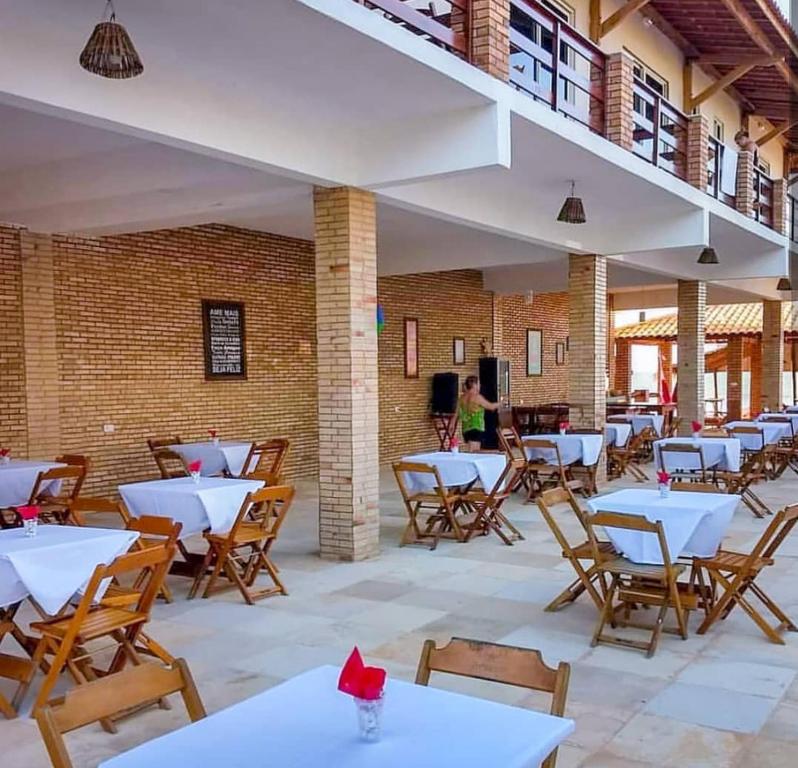 ห้องอาหารหรือที่รับประทานอาหารของ Pousada e Restaurante Altas Horas Beach