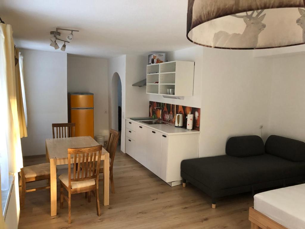 Posezení v ubytování Karwendel-Lodge