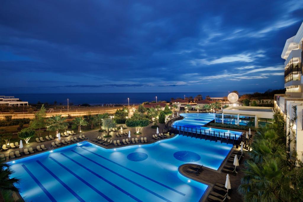 Bazén v ubytování Alba Royal Hotel - Ultra All Inclusive -Adults Only (+16) nebo v jeho okolí