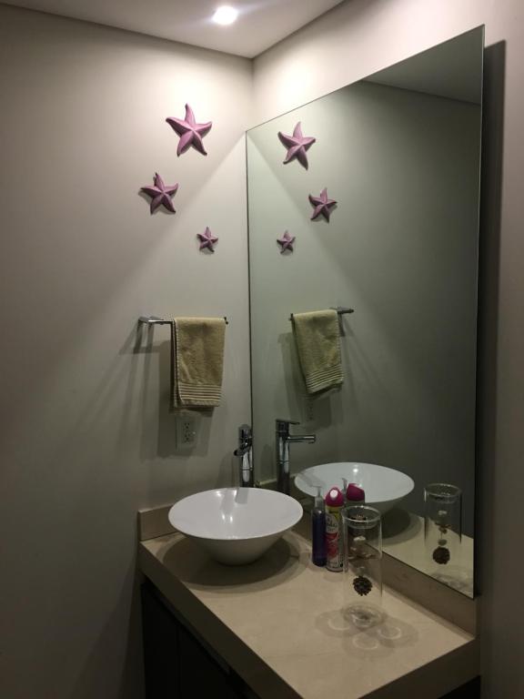 Napoles Condo Suites - Deluxe Double Room With Balcony