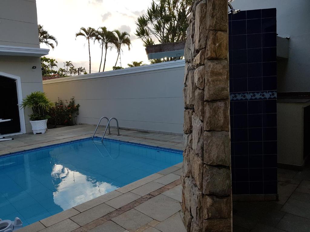  Casa Inteira Balneário Praia de Pernambuco Guarujá