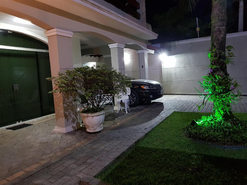  Casa Inteira Balneário Praia de Pernambuco Guarujá
